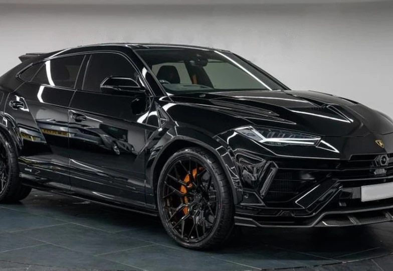 Lamborghini Urus Black