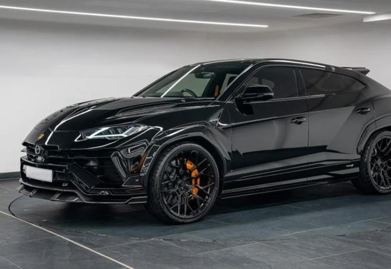 Lamborghini Urus Black