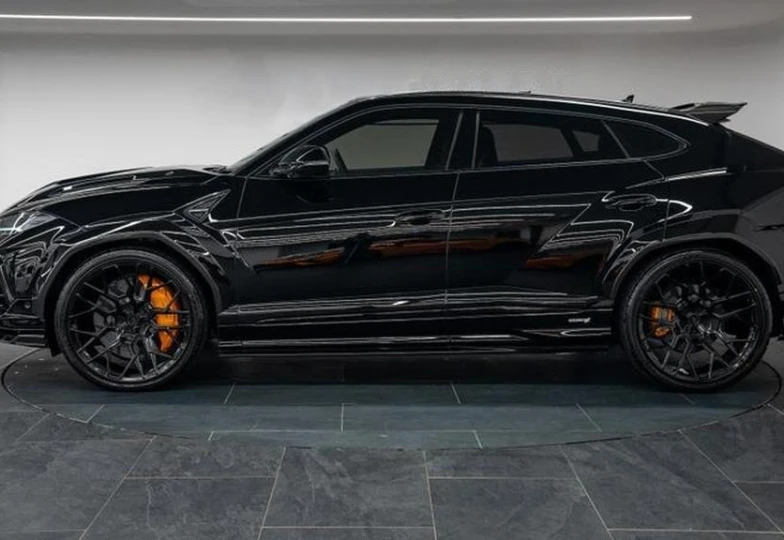 Lamborghini Urus Black