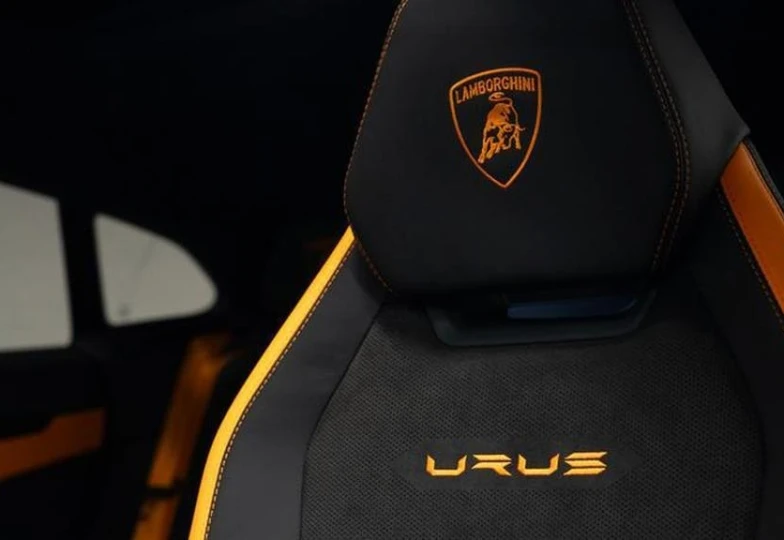 Lamborghini Urus Black