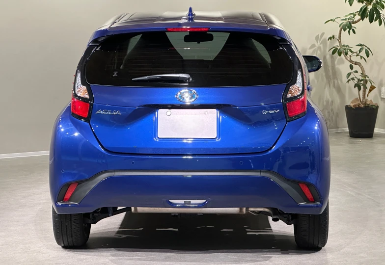 Toyota Aqua Синий