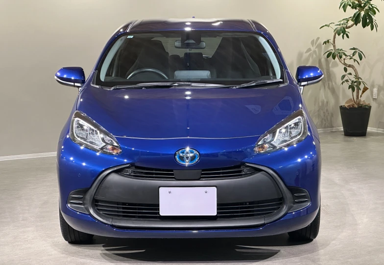 Toyota Aqua Синий