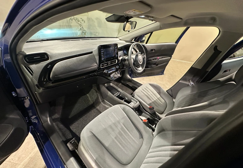 Toyota Aqua Синий