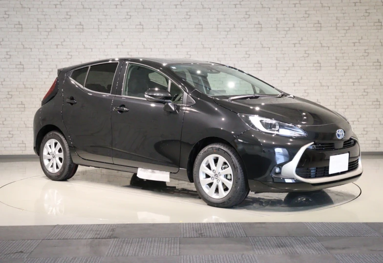 Toyota Aqua Black