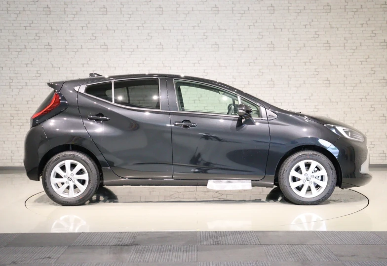 Toyota Aqua Black