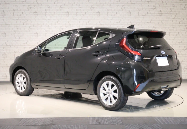 Toyota Aqua Black