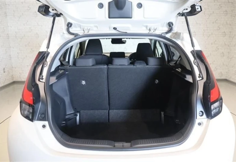 Toyota Aqua White