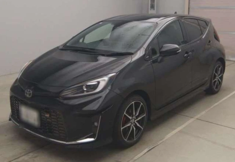 Toyota Aqua Черный
