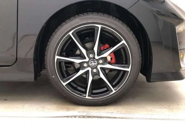 Toyota Aqua Черный