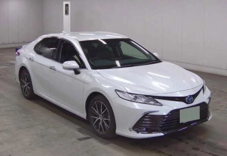 Toyota Camry Белый