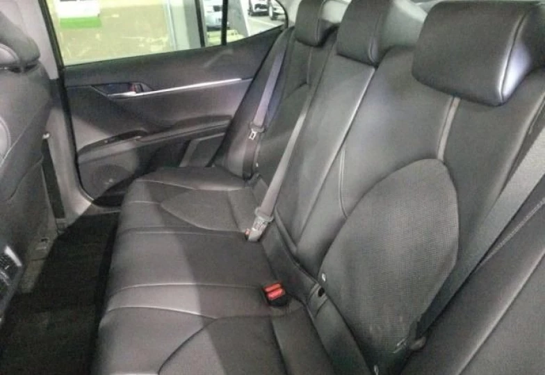 Toyota Camry Белый