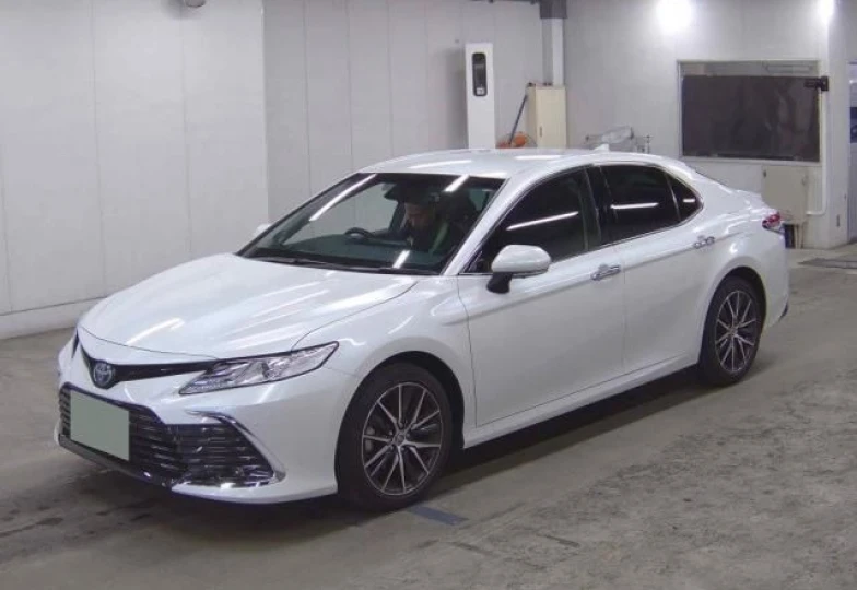 Toyota Camry Белый