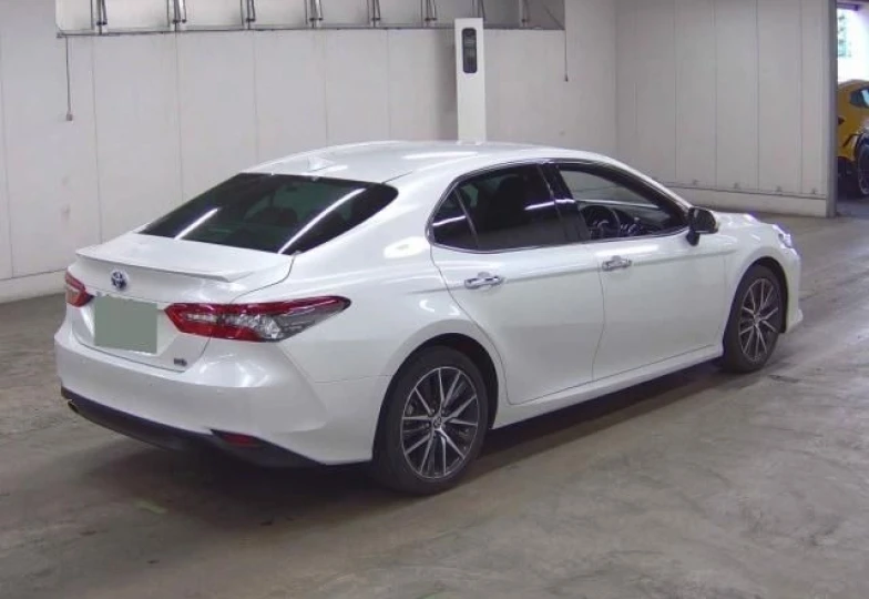 Toyota Camry Белый