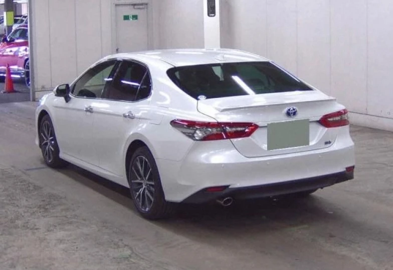 Toyota Camry Белый