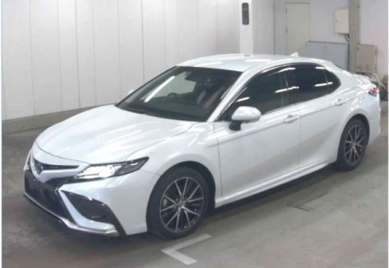 Toyota Camry White