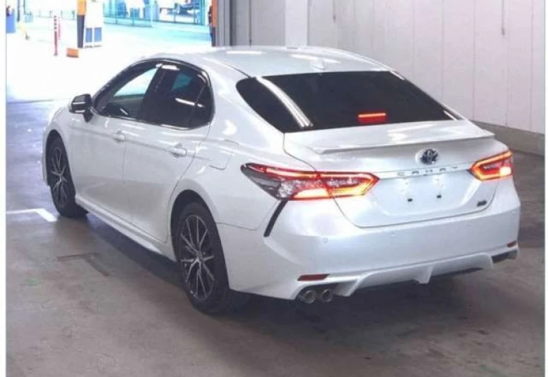 Toyota Camry White