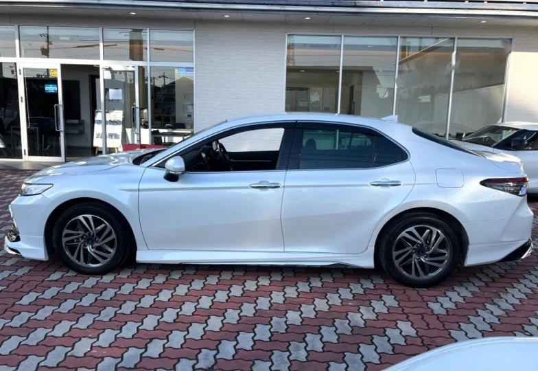 Toyota Camry White