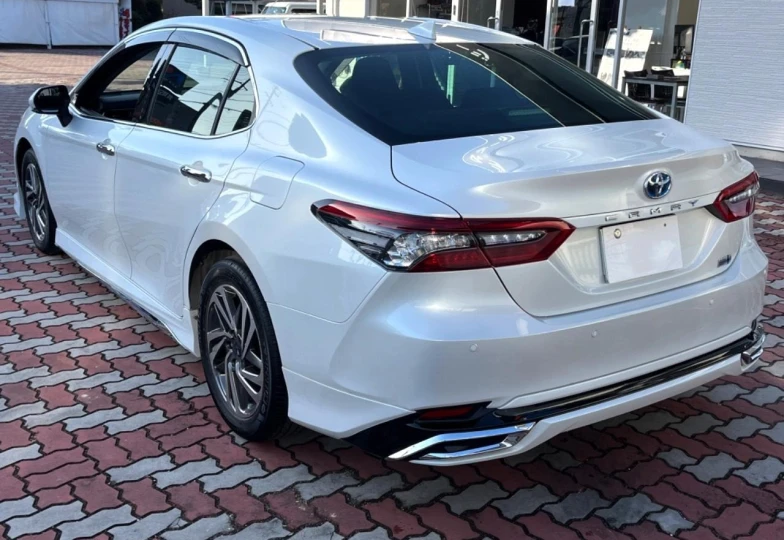 Toyota Camry White