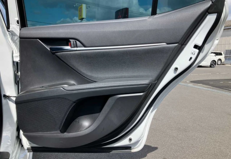 Toyota Camry Белый
