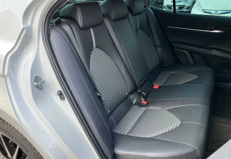 Toyota Camry Белый