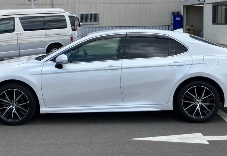 Toyota Camry Белый