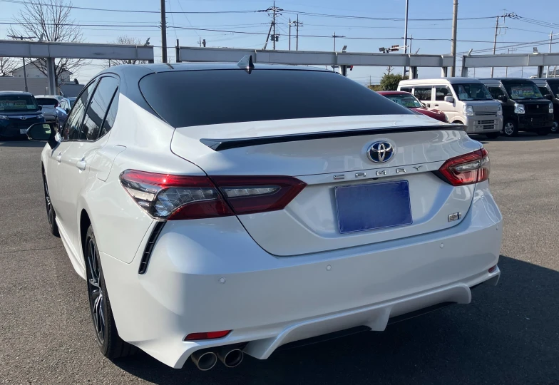 Toyota Camry Белый