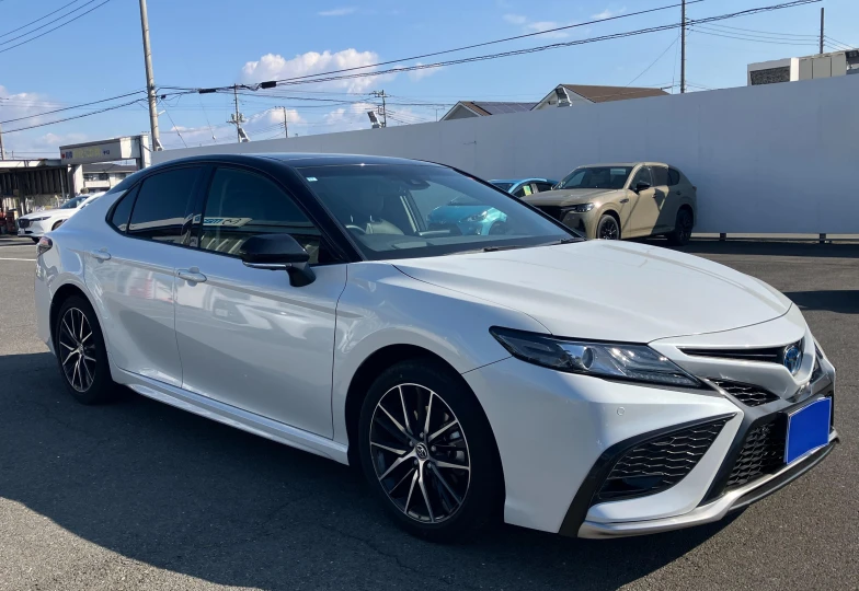 Toyota Camry Белый