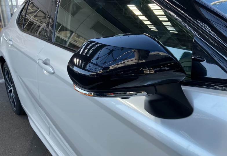 Toyota Camry Белый