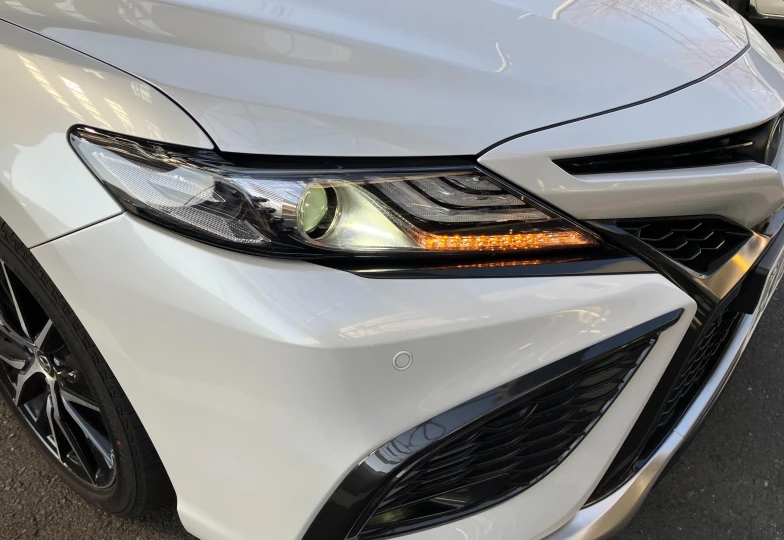 Toyota Camry Белый