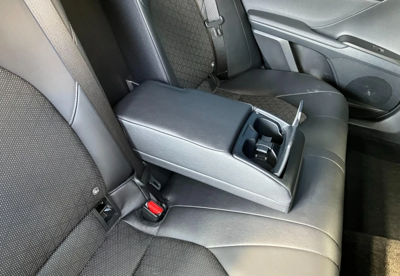 Toyota Camry Белый
