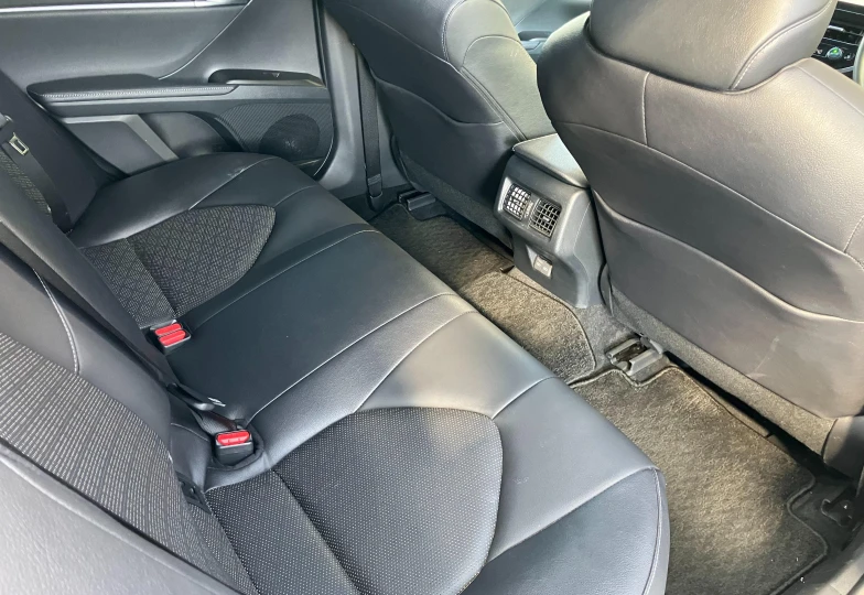 Toyota Camry Белый