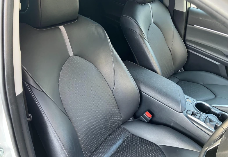 Toyota Camry Белый