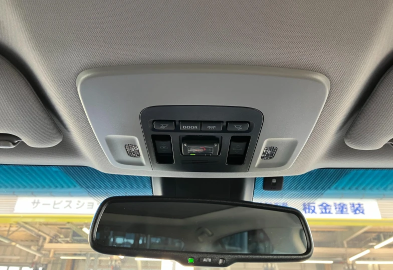 Toyota Camry Белый