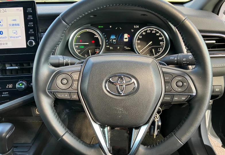 Toyota Camry Белый