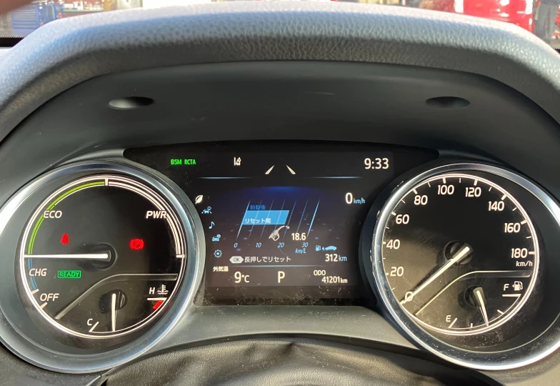 Toyota Camry Белый