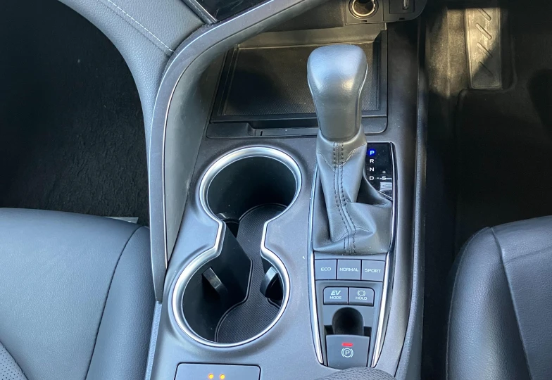 Toyota Camry Белый