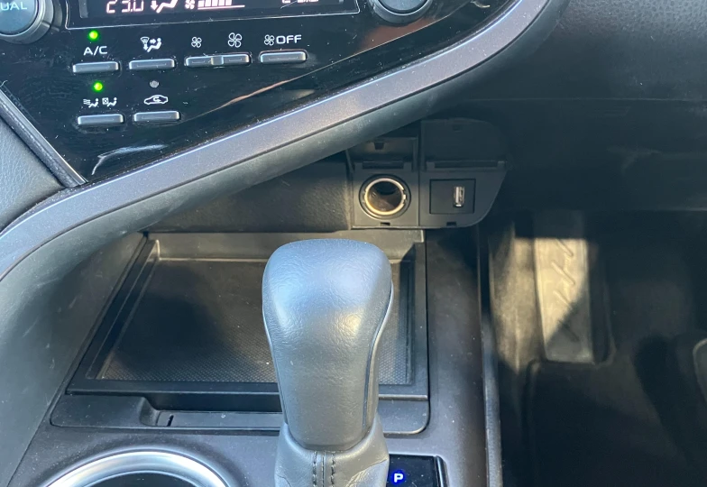 Toyota Camry Белый