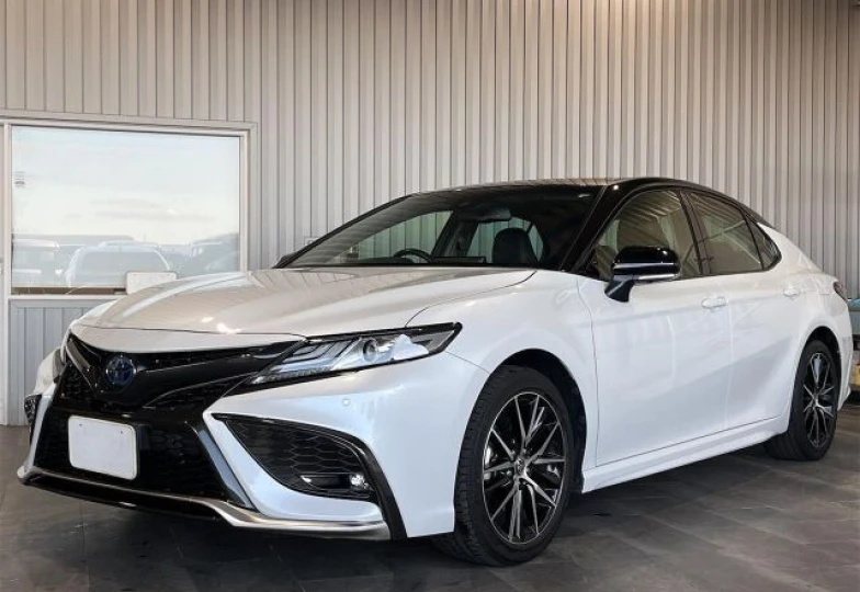 Toyota Camry Белый