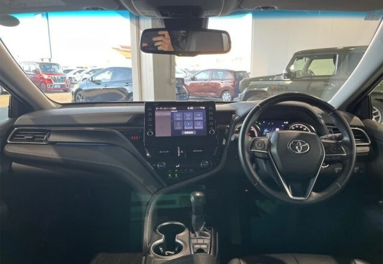 Toyota Camry Белый