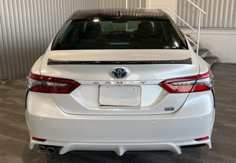 Toyota Camry Белый