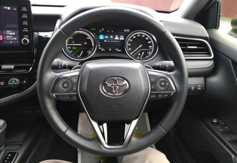Toyota Camry Белый