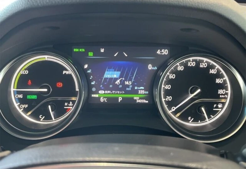 Toyota Camry Белый