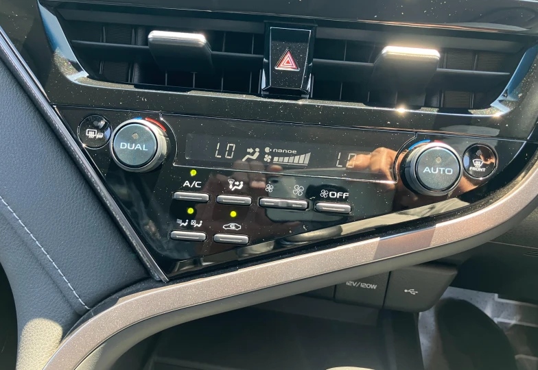 Toyota Camry Черный