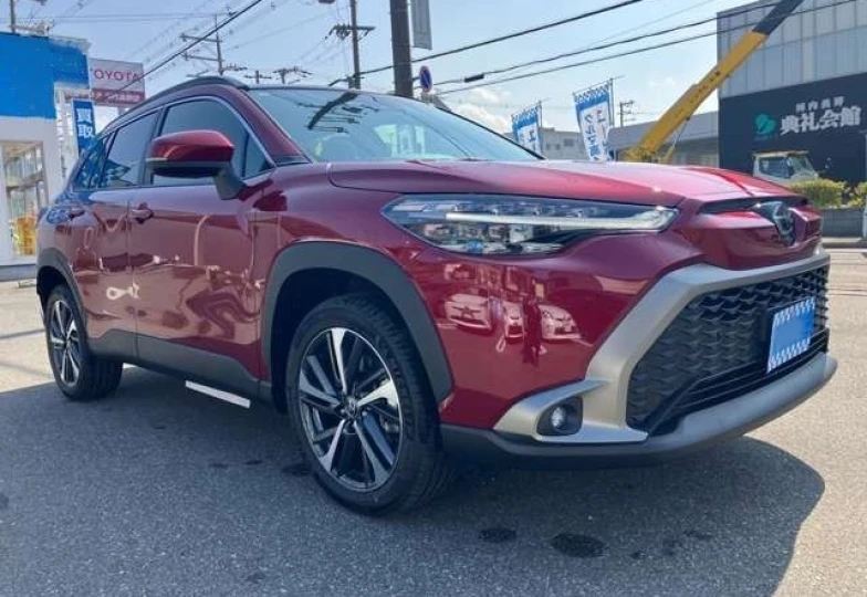 Toyota Corolla Cross Красный