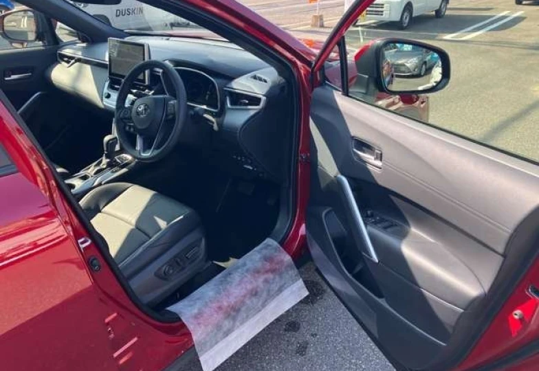 Toyota Corolla Cross Красный