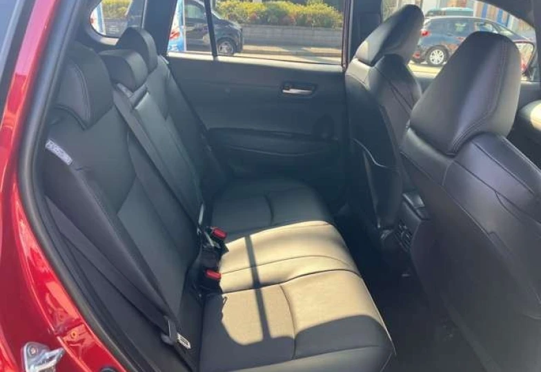 Toyota Corolla Cross Красный