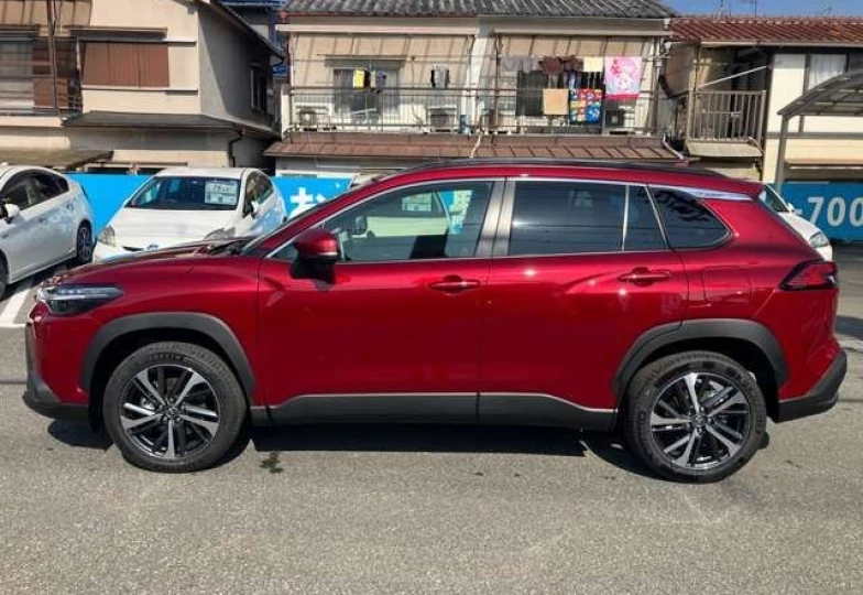 Toyota Corolla Cross Красный
