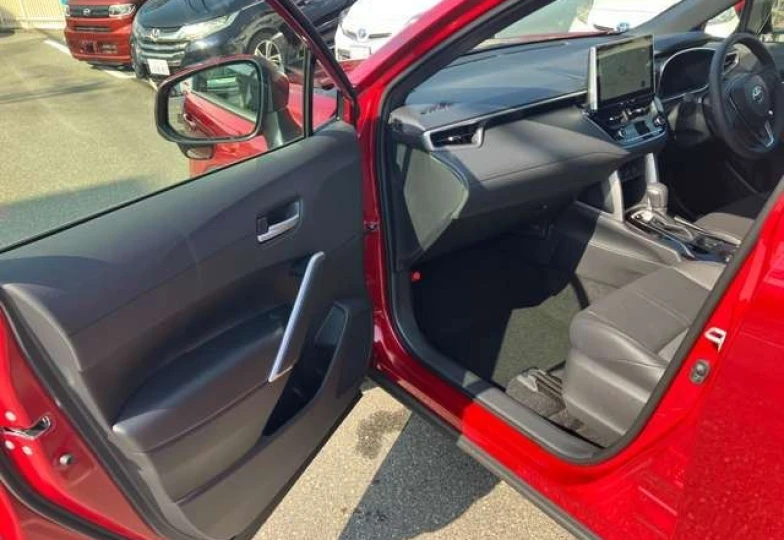 Toyota Corolla Cross Красный