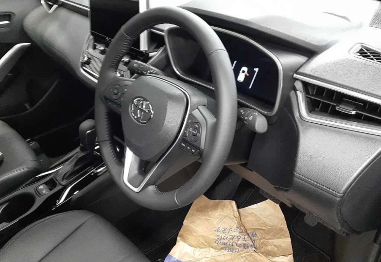 Toyota Corolla Cross Серый