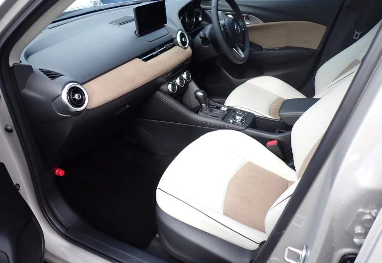 Mazda CX-3 Бежевый
